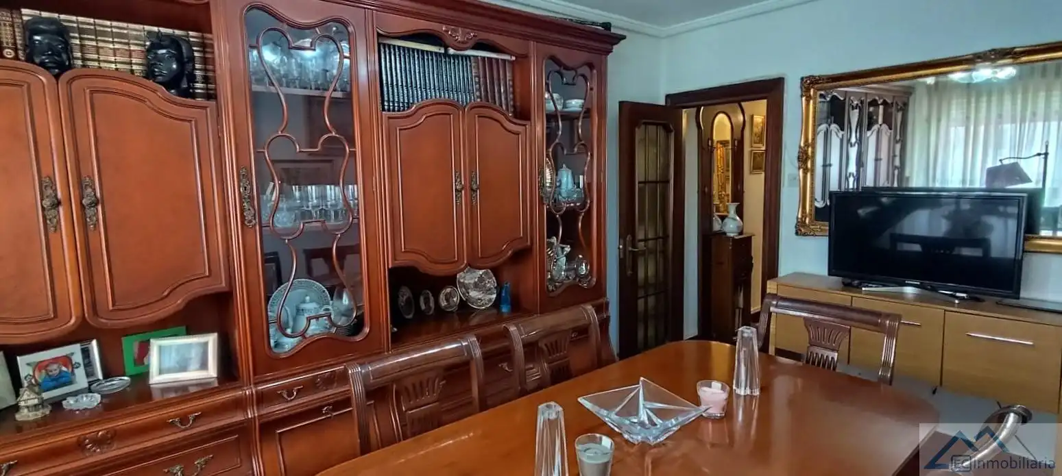 Flat for sale in Cuatro Caminos