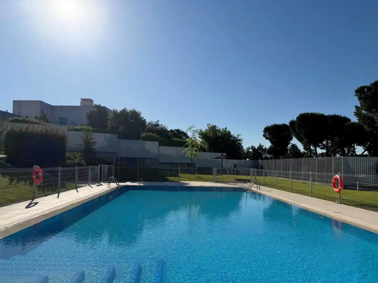 Piscina de Dúplex en venda en Pozuelo de Alarcón amb Aire condicionat, Piscina i Balcó