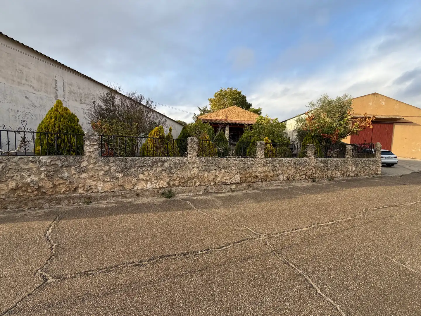 Vista exterior de Finca rústica en venta en Fombellida con Jardín privado, Terraza y Amueblado
