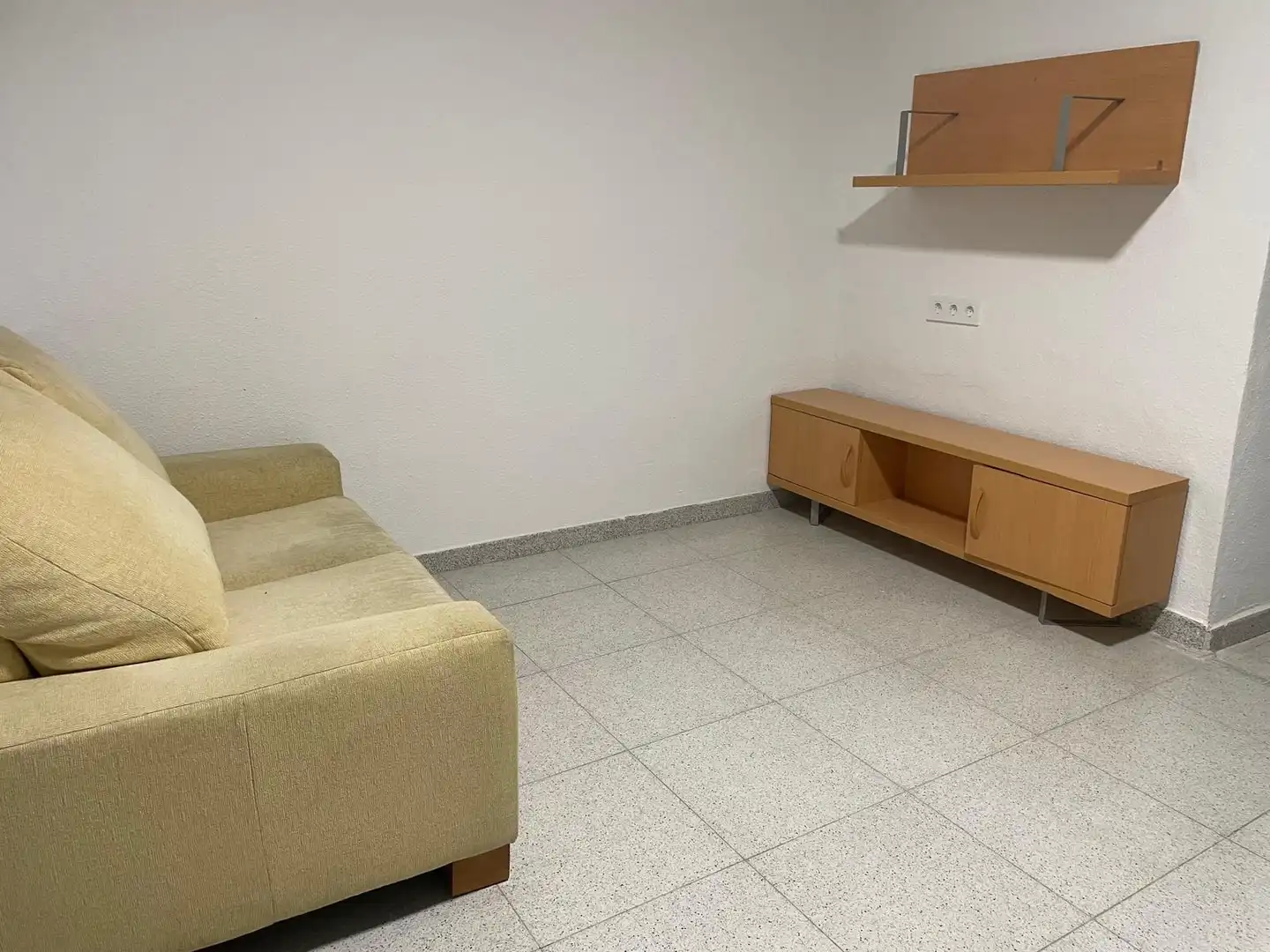 Living room of Flat for rent in Almansa  with Furnished