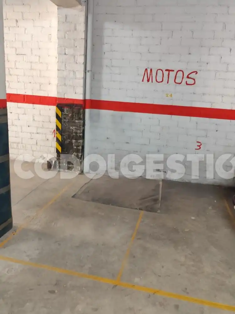 Parking of Garage for sale in Torelló