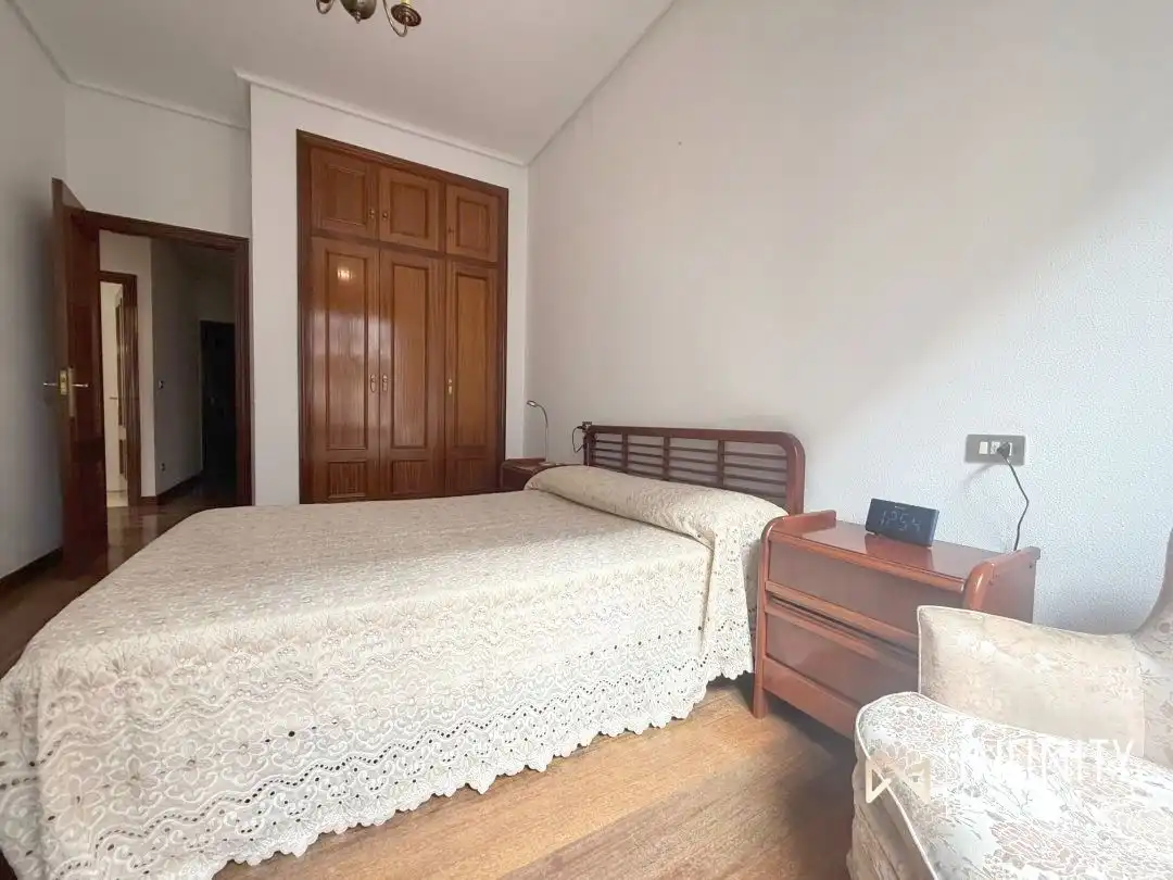 Flat for sale in Cosme Echevarrieta Kalea, Abandoibarra - Guggenheim
