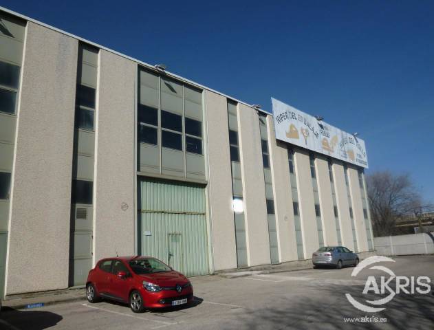 Nave industrial en Venta en De Andalucía en Villaverde Alto