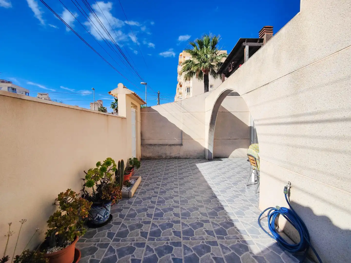 Terraza de Casa adosada en venta en Torrevieja con Aire acondicionado, Jardín privado y Terraza