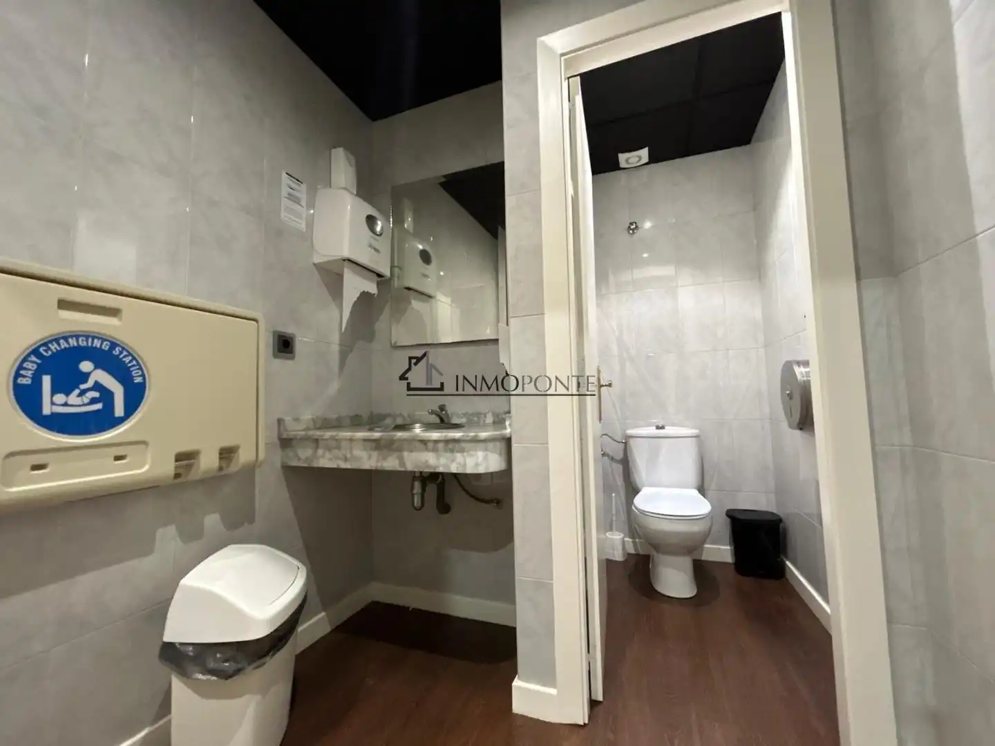 Business premises for sale in Zona de Plaza de Barcelos, imagen 19