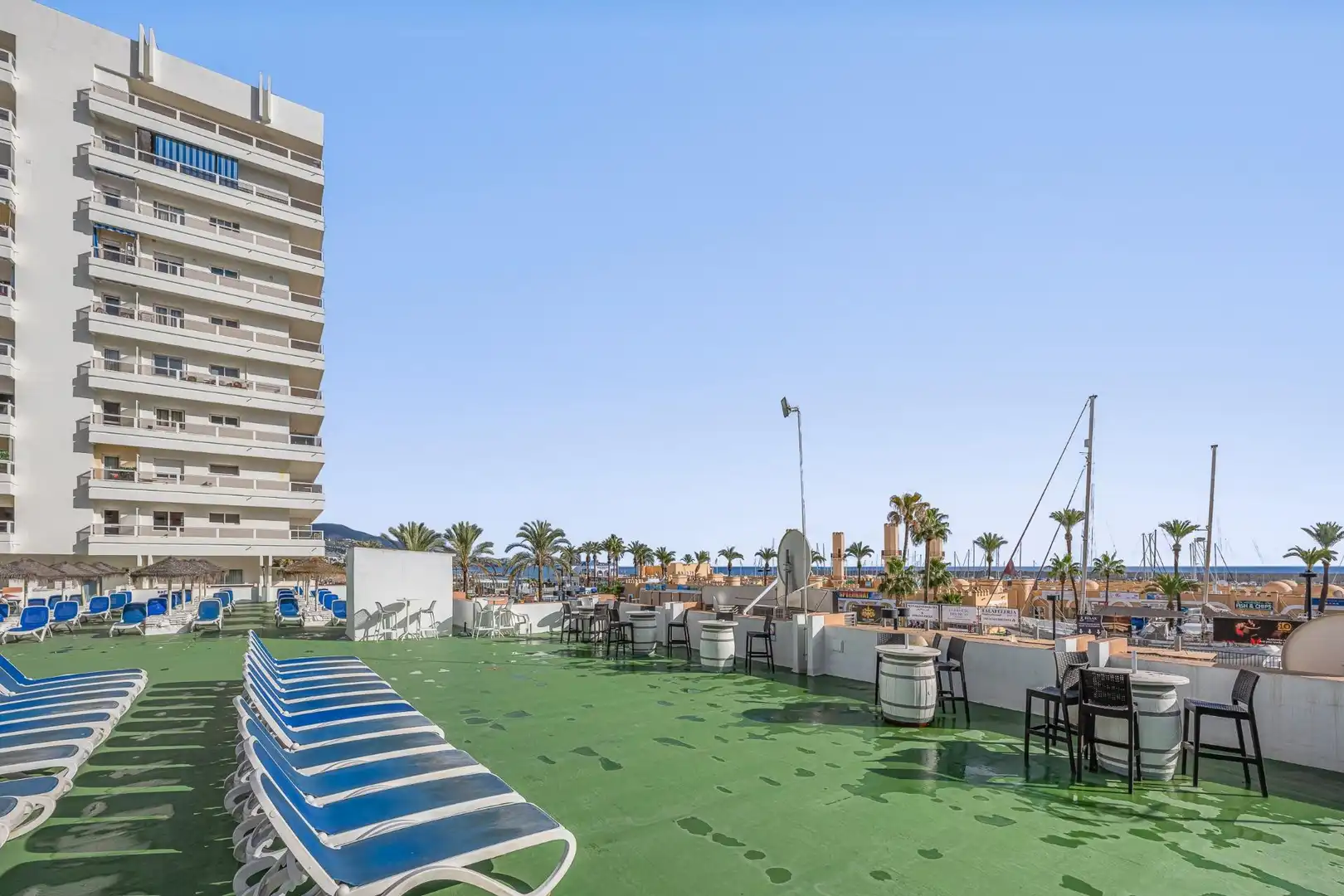Terrassa de Apartament en venda en Fuengirola amb Aire condicionat, Calefacció i Jardí privat