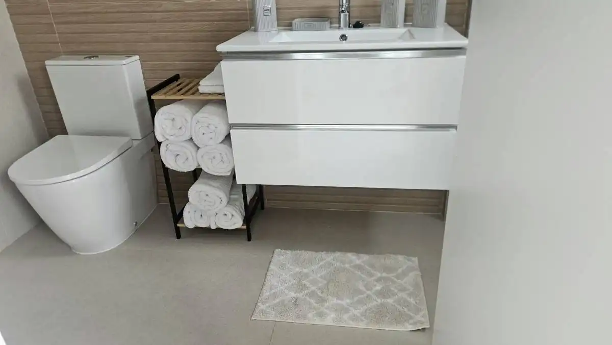 Badezimmer von Einfamilien-Reihenhaus zur Miete in Rafal, Alicante