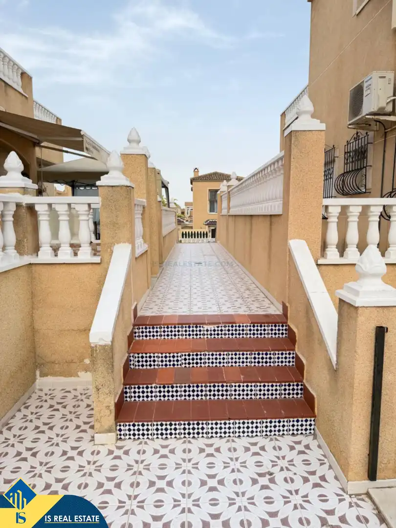 Bungalow amb piscina en venda a Nueva Torrevieja - Aguas Nuevas, imagen 3