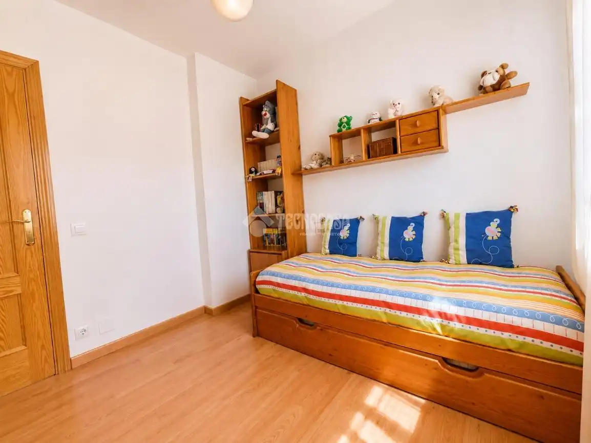 Habitación de Casa o chalet en venta en Carranque con Aire acondicionado, Parquet y Terraza