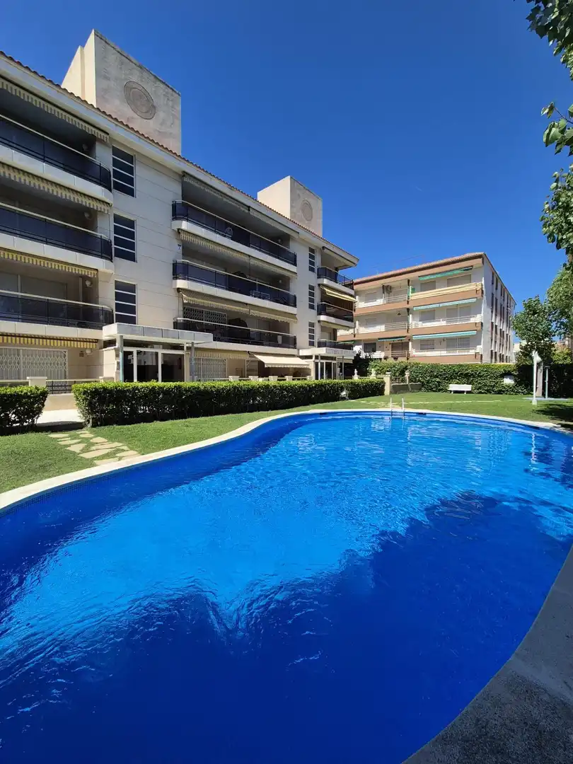 Schwimmbecken von Erdgeschoss zum Verkauf in El Vendrell mit Klimaanlage, Heizung und Terrasse