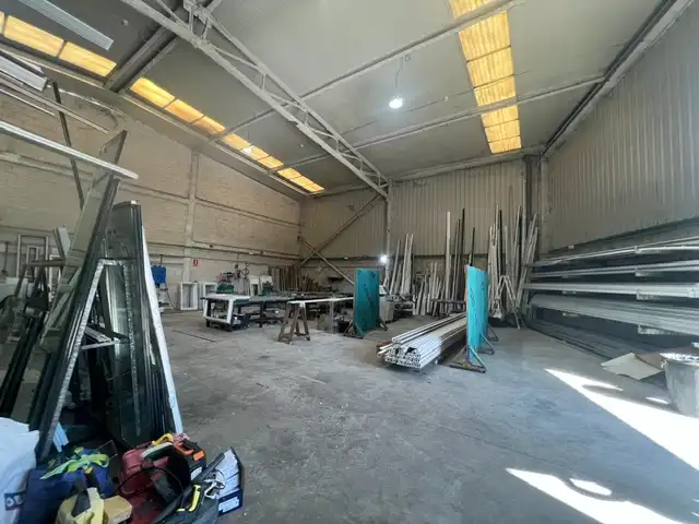 Nave industrielle à vendre à Poblado Santiago Cartes 74A, imagen 2