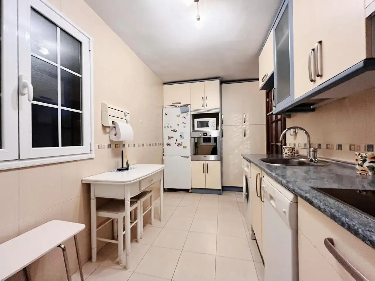 Kitchen of Ground floor for sale in Madrid  with Heating, Private garden and Terrace
