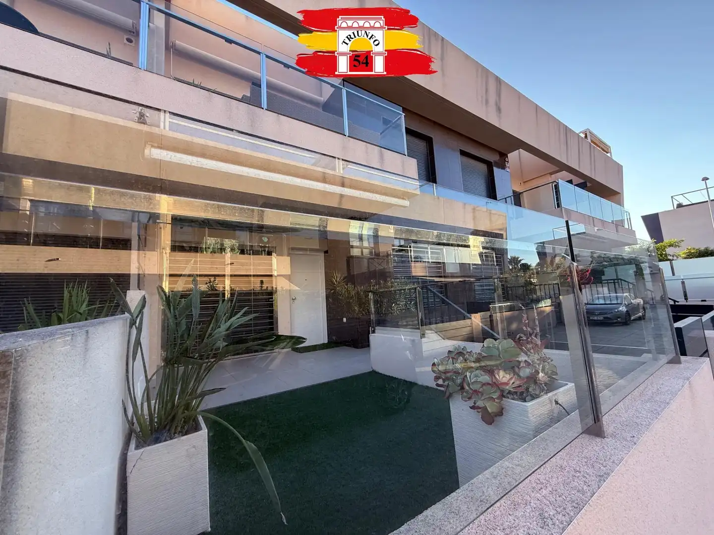 Vista exterior de Casa o xalet en venda en Pilar de la Horadada amb Aire condicionat, Terrassa i Moblat