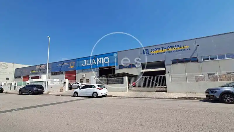 Industrial building to rent in Galicia 0