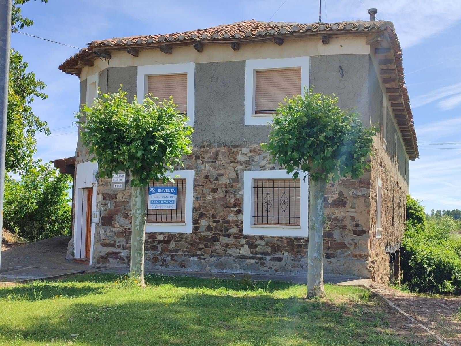 Exterior view of House or chalet for sale in Soto de la Vega  with Heating and Terrace