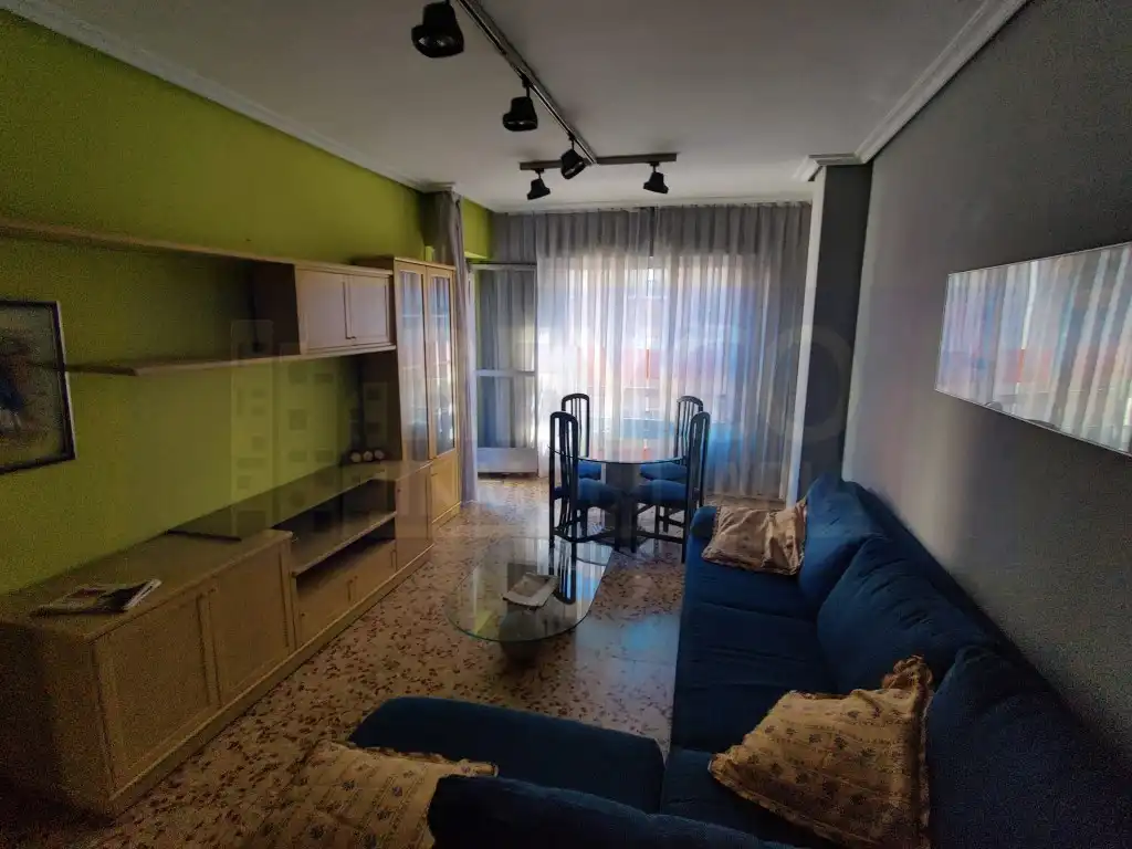 Piso con terraza en venta en Centro