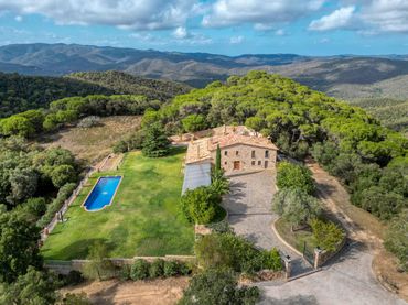 Casa rustica con piscina in vendita a Carrer Castell d'Aro 706