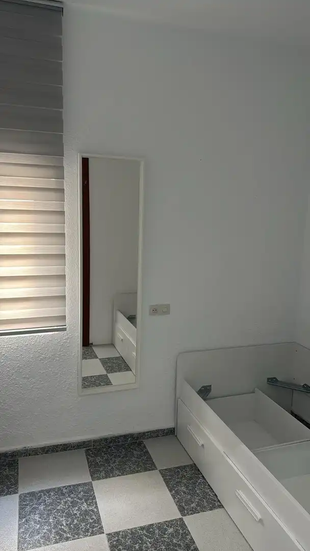 Room in Calle Segovia, 12, Peñamefecit - Avda Barcelona