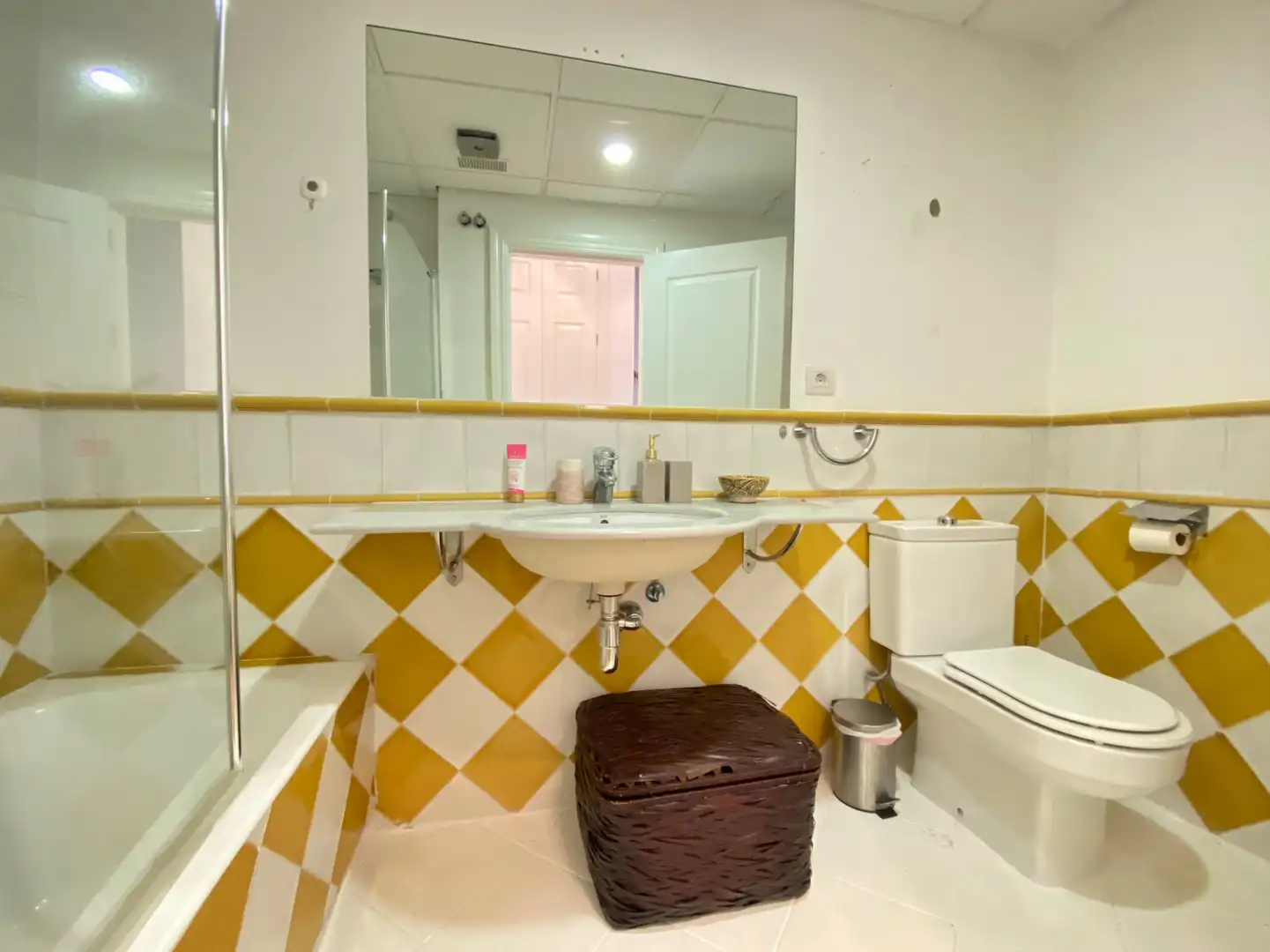 Bathroom of Duplexes for sale in Marbella  with Air Conditioner, Parquet flooring and Furnished