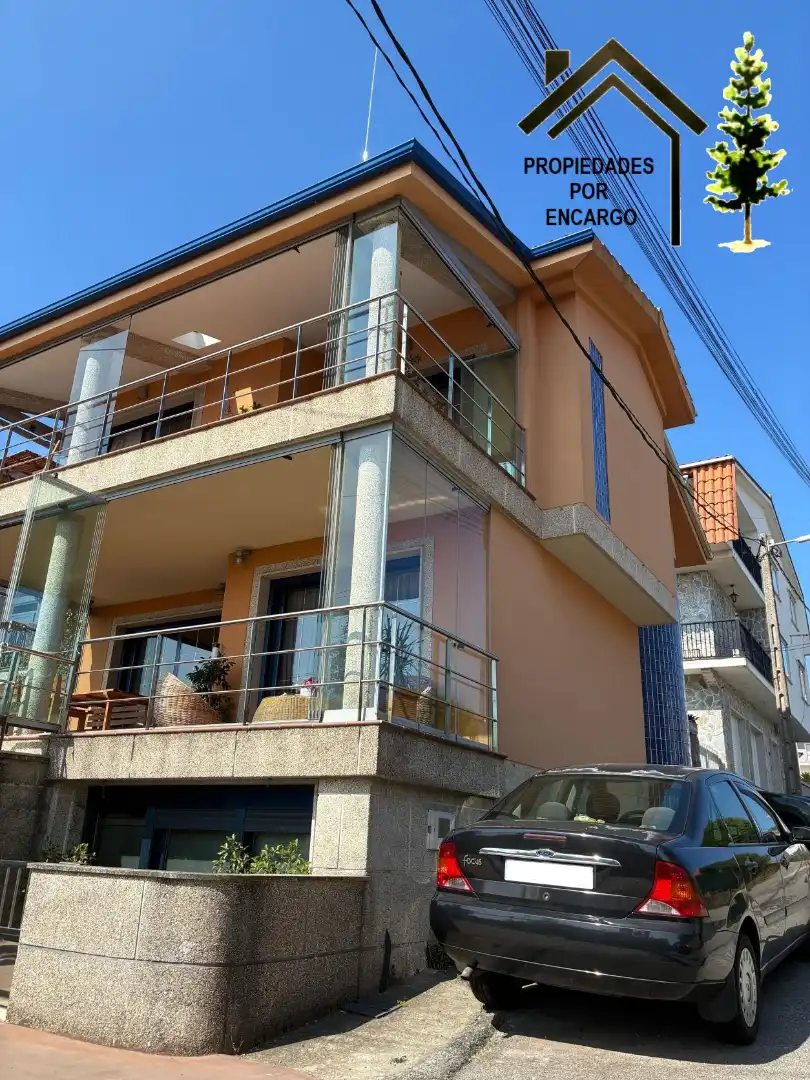 Villa con piscina in vendita a Moaña