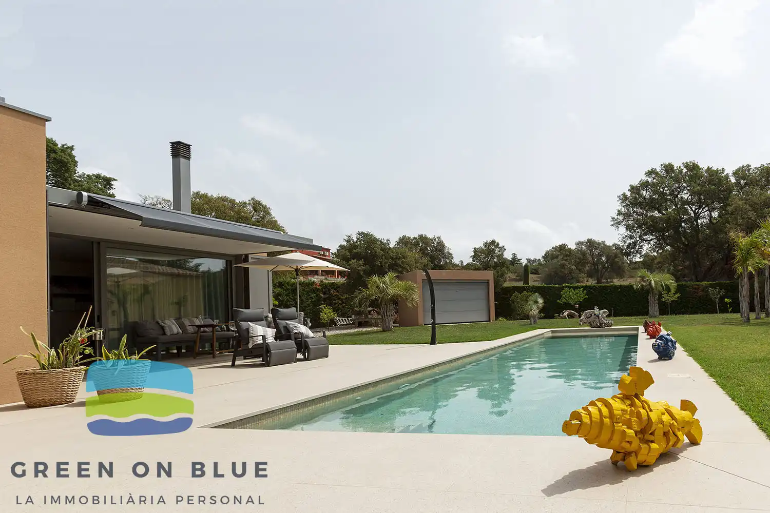 Swimming pool of Houses for sale in Peralada  with Air Conditioner, Oven and Washing machine