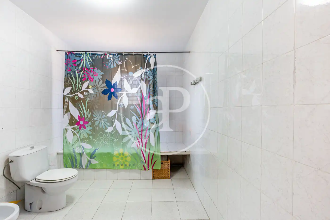 Bathroom of Houses for sale in Chiva  with Air Conditioner, Heating and Private garden