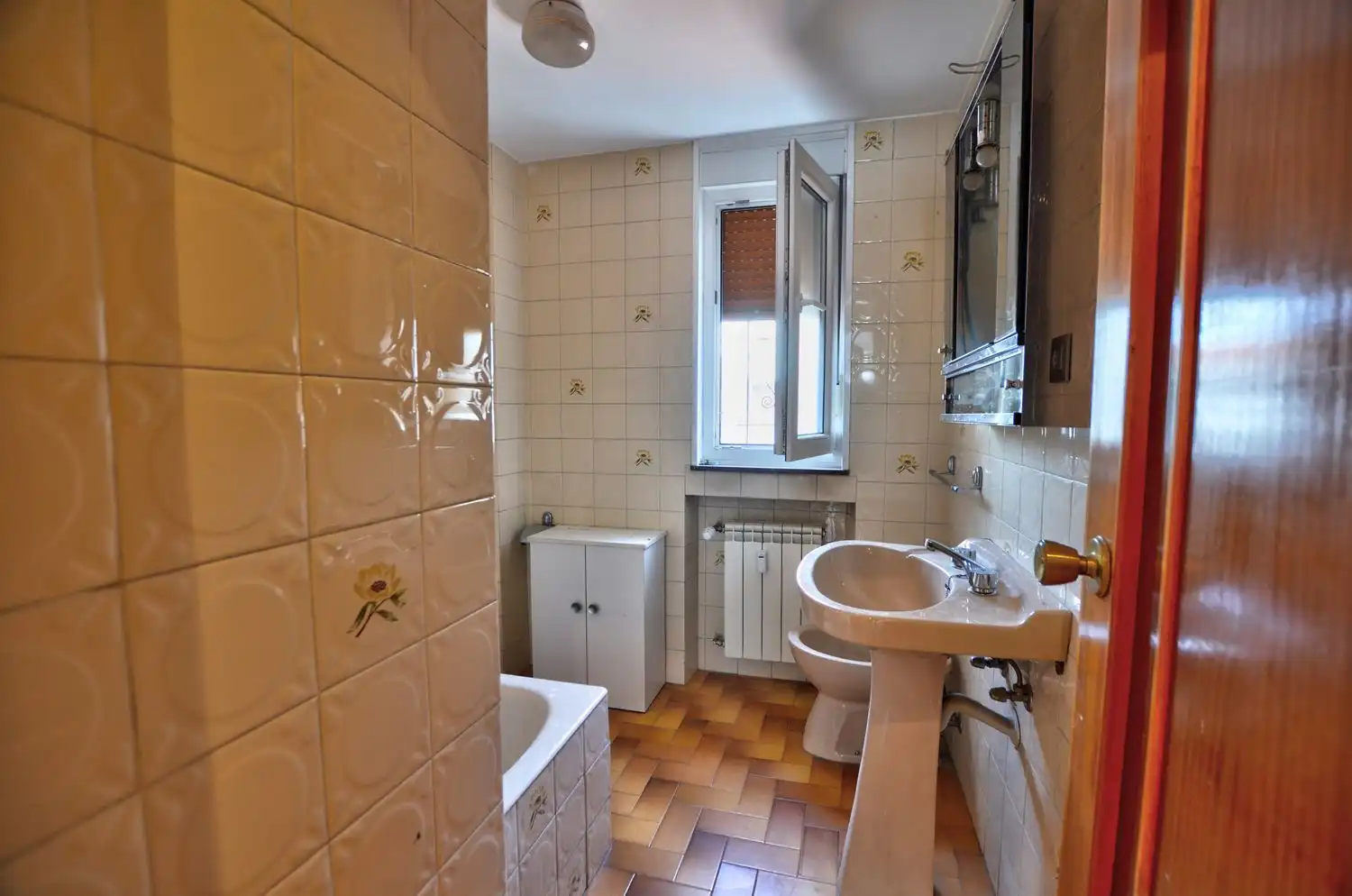 Badezimmer von Wohnung zum Verkauf in Oviedo  mit Heizung, Terrasse und Schwimmbad