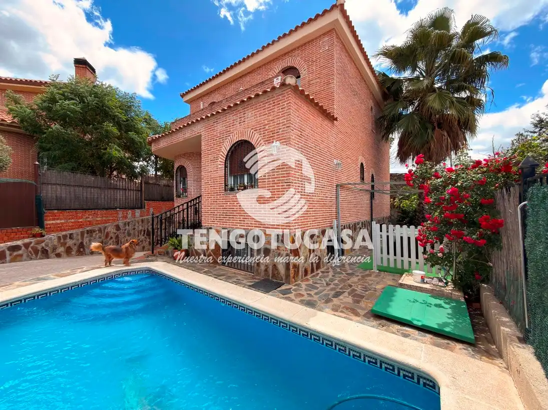Exterior view of Houses for sale in Bargas  with Air Conditioner, Heating and Private garden