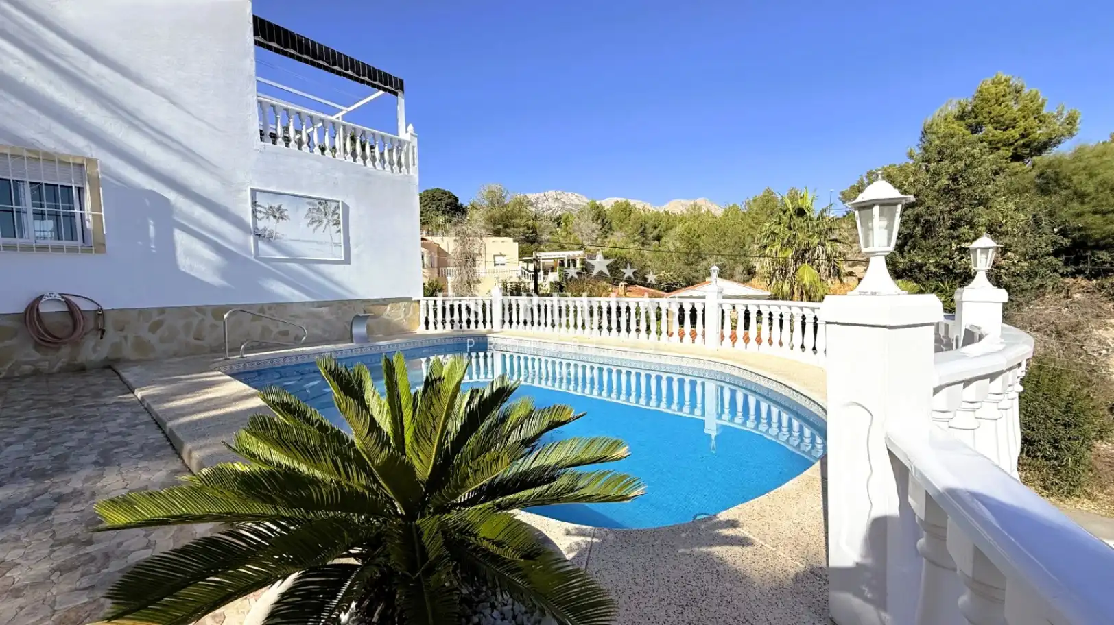 Vista exterior de Casa o xalet en venda en La Nucia amb Aire condicionat, Calefacció i Jardí privat