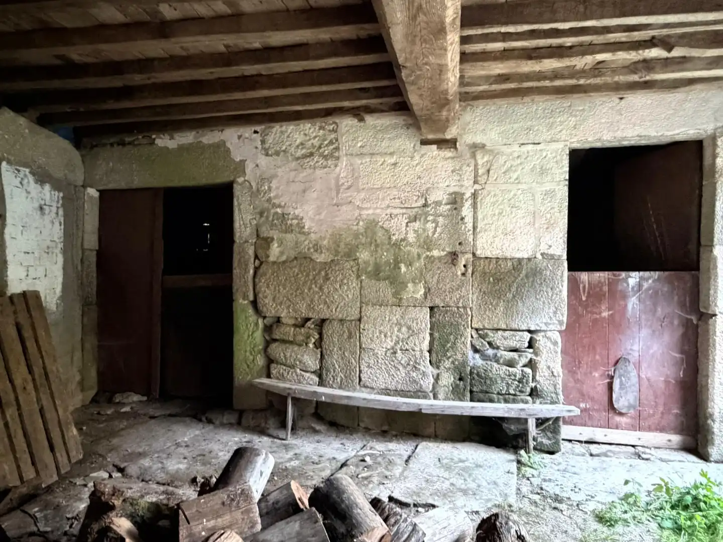 Einfamilien-Reihenhaus zum Verkauf in San Cristovo de Cea mit Privatgarten und Balkon