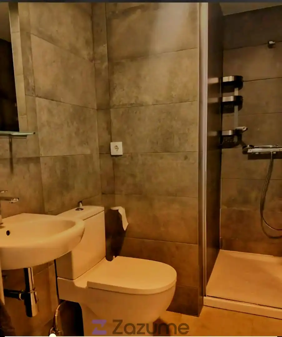 Bany de Apartament de lloguer en Bilbao  amb Calefacció, Terrassa i Moblat