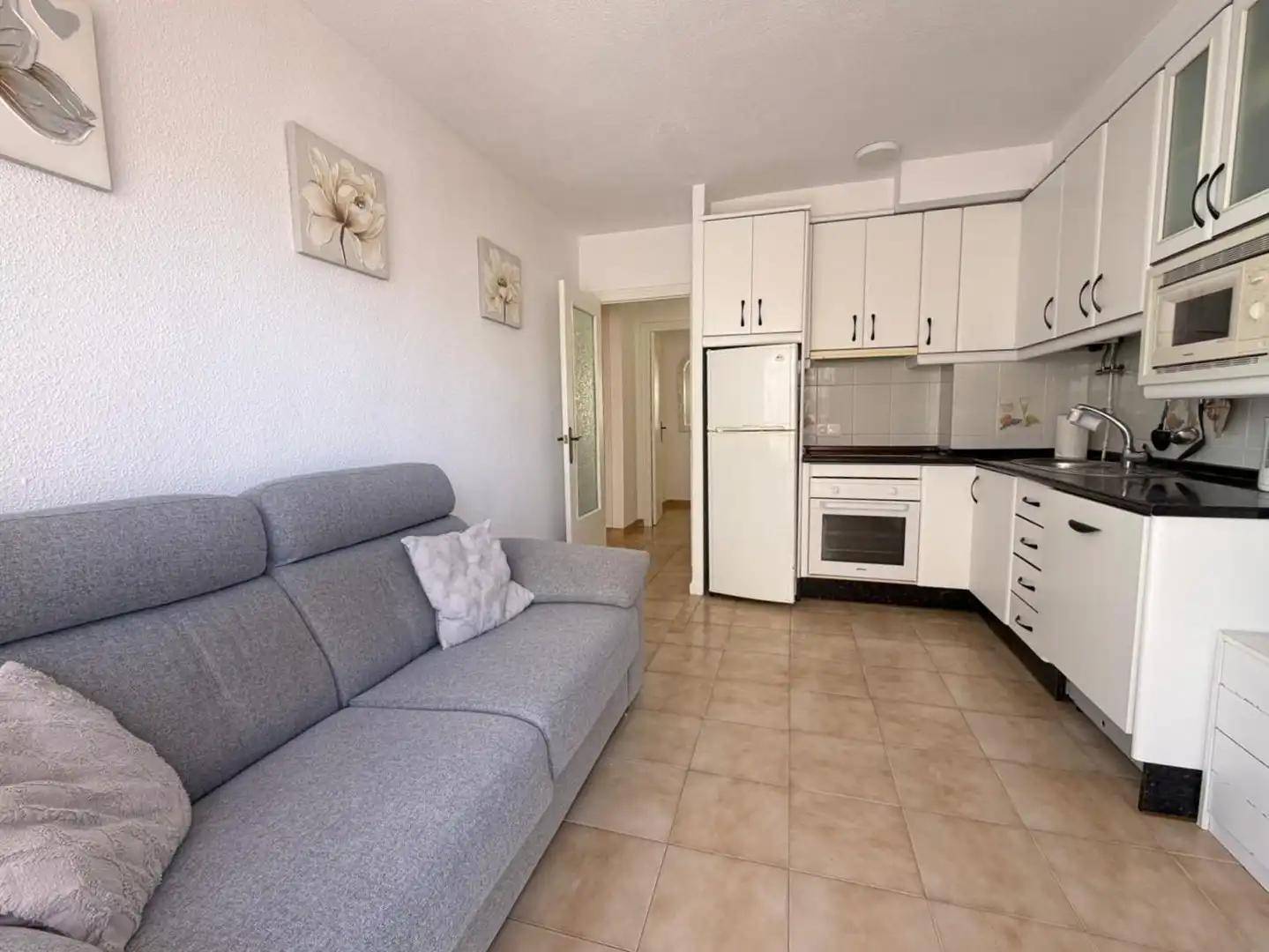 Sala de estar de Apartamento en venta en Torrevieja con Aire acondicionado, Terraza y Amueblado