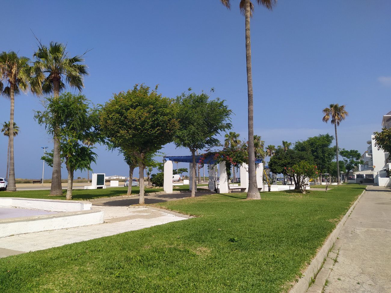 Vista exterior de Casa adosada en venta en Conil de la Frontera con Aire acondicionado, Jardín privado y Terraza