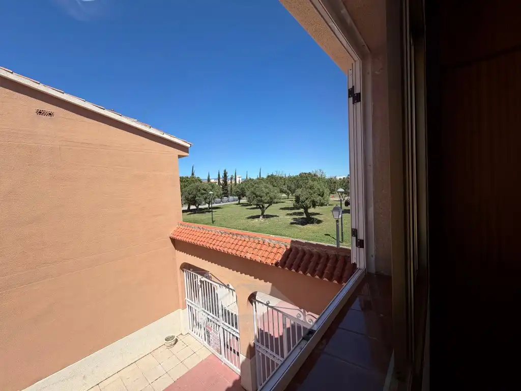 Vista exterior de Casa o xalet en venda en Cambrils amb Piscina comunitària