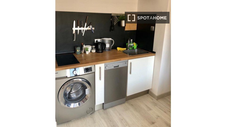 Cuina de Pis de lloguer en  Barcelona Capital amb Aire condicionat, Calefacció i Moblat