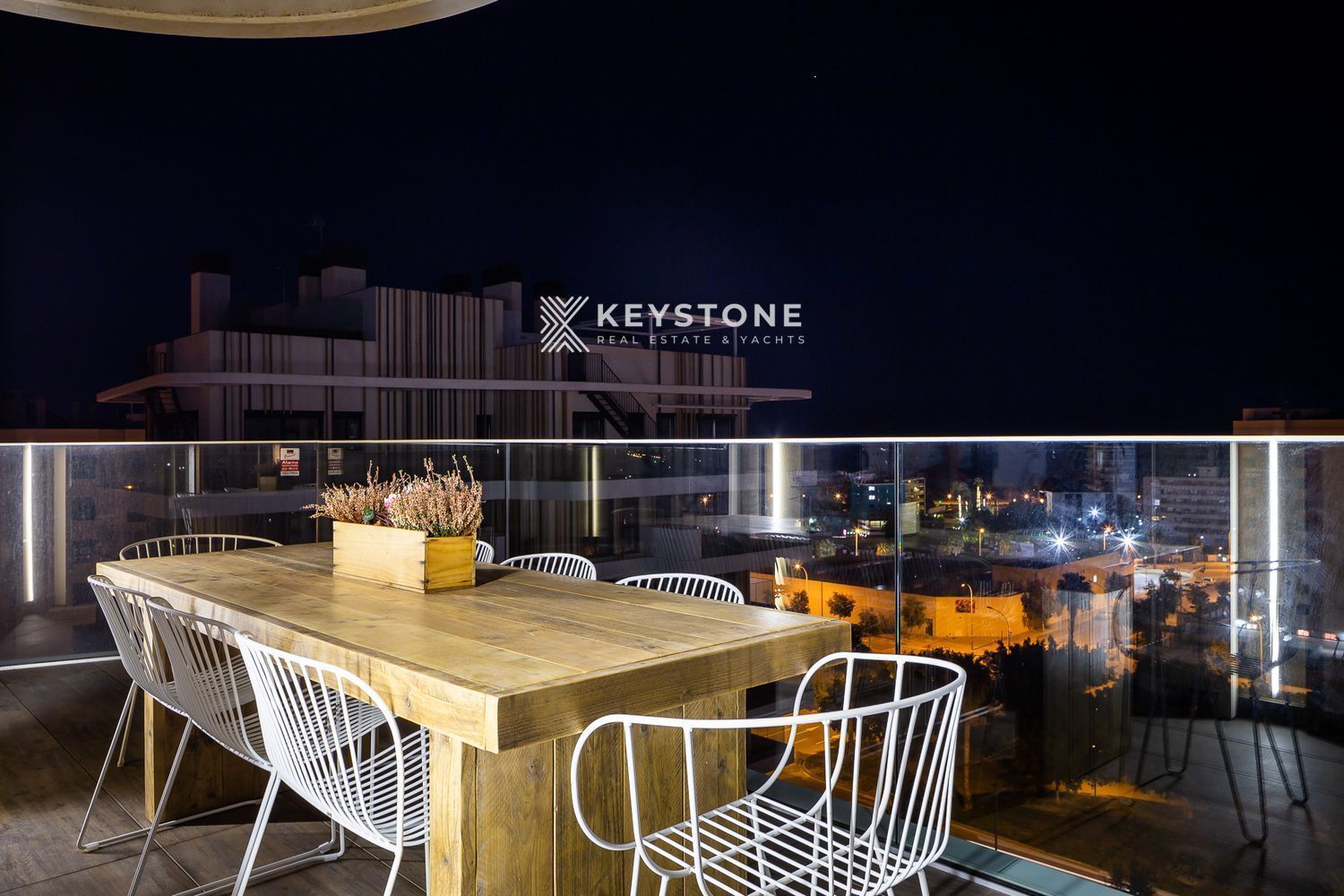 Maisonette zur Miete in AVENIDA ARTISTA REMIGIO SOLER LÓPEZ, 9, PAU 5, Playa de San Juan - El Cabo de las Huertas