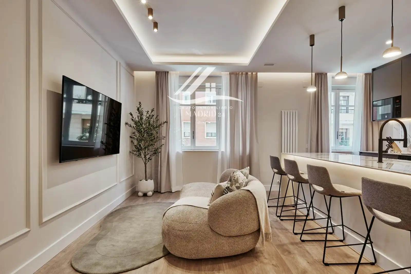 Flat with lift for sale in Calle de Fernán González