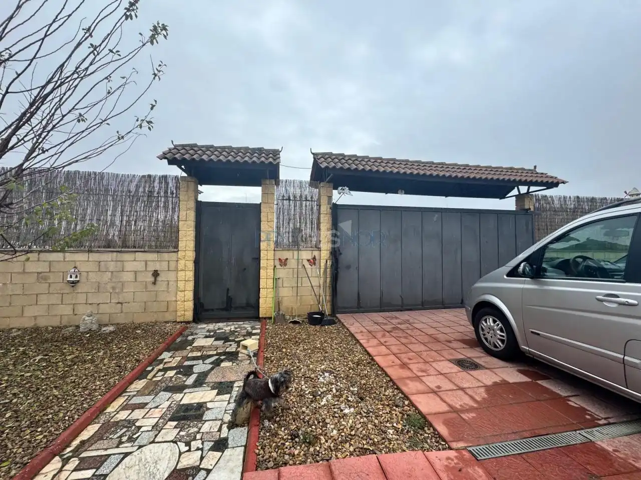 Casa o chalet en venta en Onzonilla con Calefacción y Jardín privado
