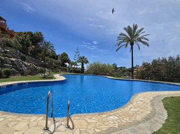 Pis amb piscina en venda a Urbanización Reserva los Granados