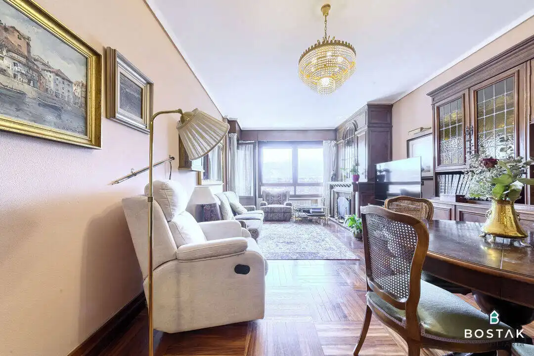 Wohnzimmer von Wohnung zum Verkauf in Bilbao  mit Heizung, Terrasse und Möbliert