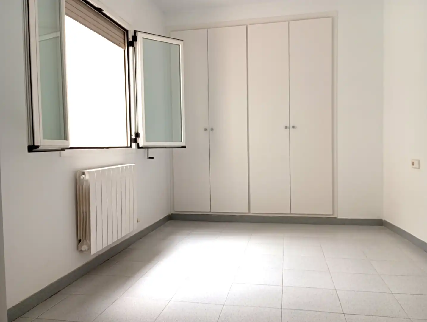 Habitación de Piso en venta en Salt con Calefacción, Trastero y Horno