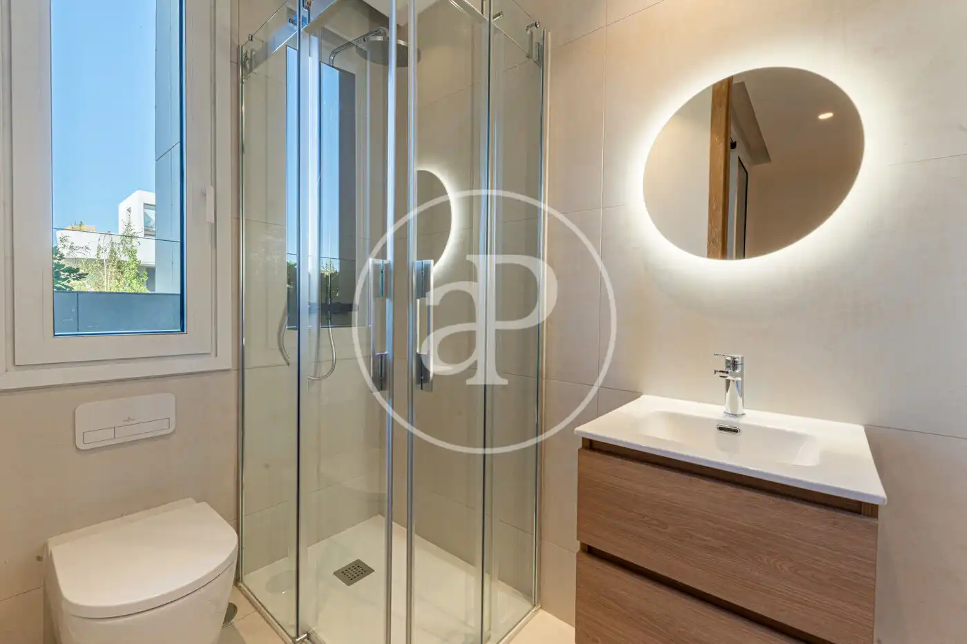 Bathroom of Flat for rent in Pozuelo de Alarcón  with Air Conditioner, Heating and Private garden