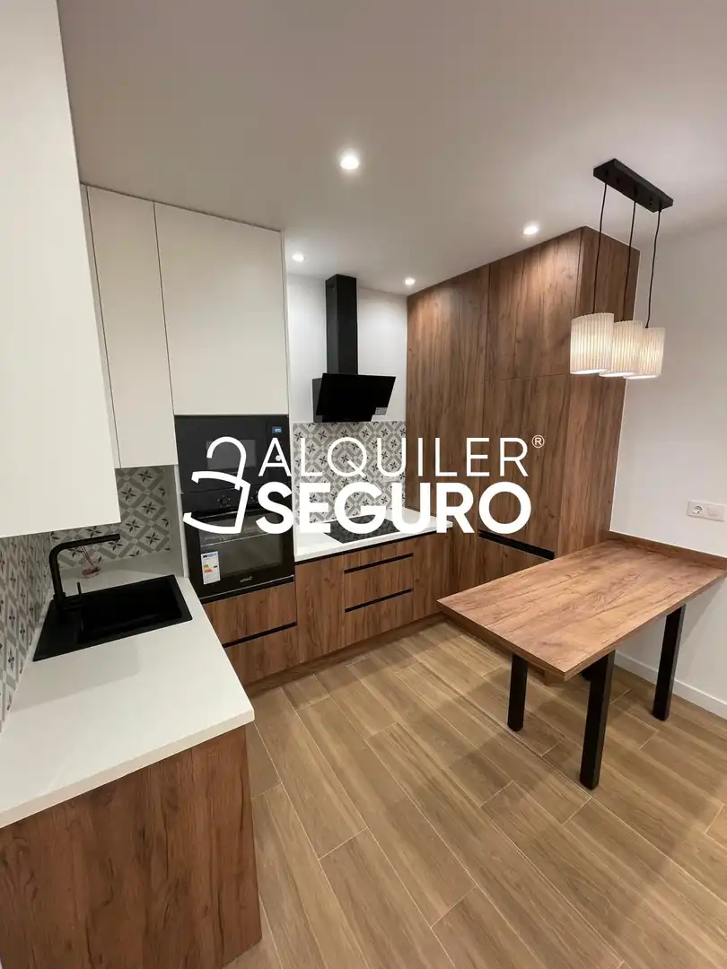 Cocina de Loft de alquiler en Madrid con Aire acondicionado