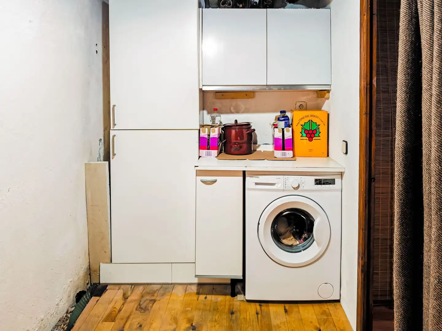 Cuina de Casa o xalet en venda en Ponferrada amb Calefacció, Jardí privat i Terrassa
