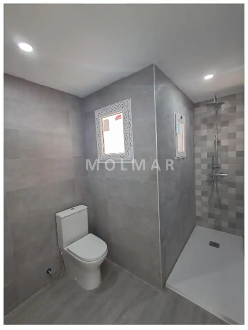 Bathroom of Flat for sale in Alcoy / Alcoi  with Balcony and Internet