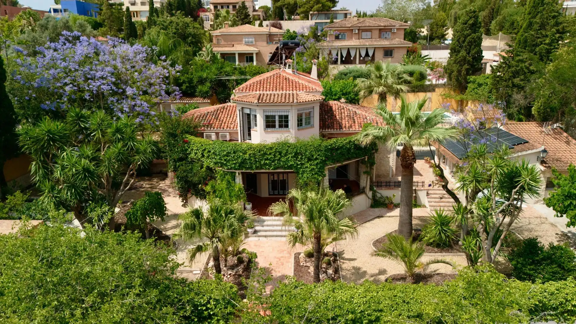 Vista exterior de Casa o xalet en venda en Alicante / Alacant amb Aire condicionat, Calefacció i Jardí privat