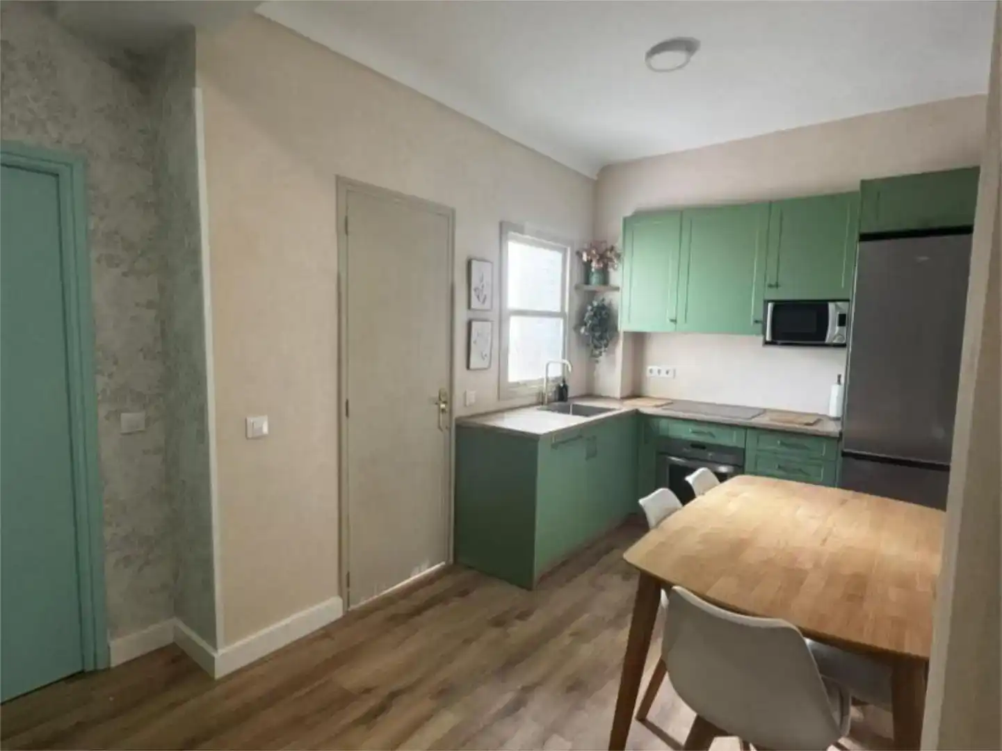 Cuina de Pis per a compartir en Elche / Elx amb Parquet, Moblat i Balcó