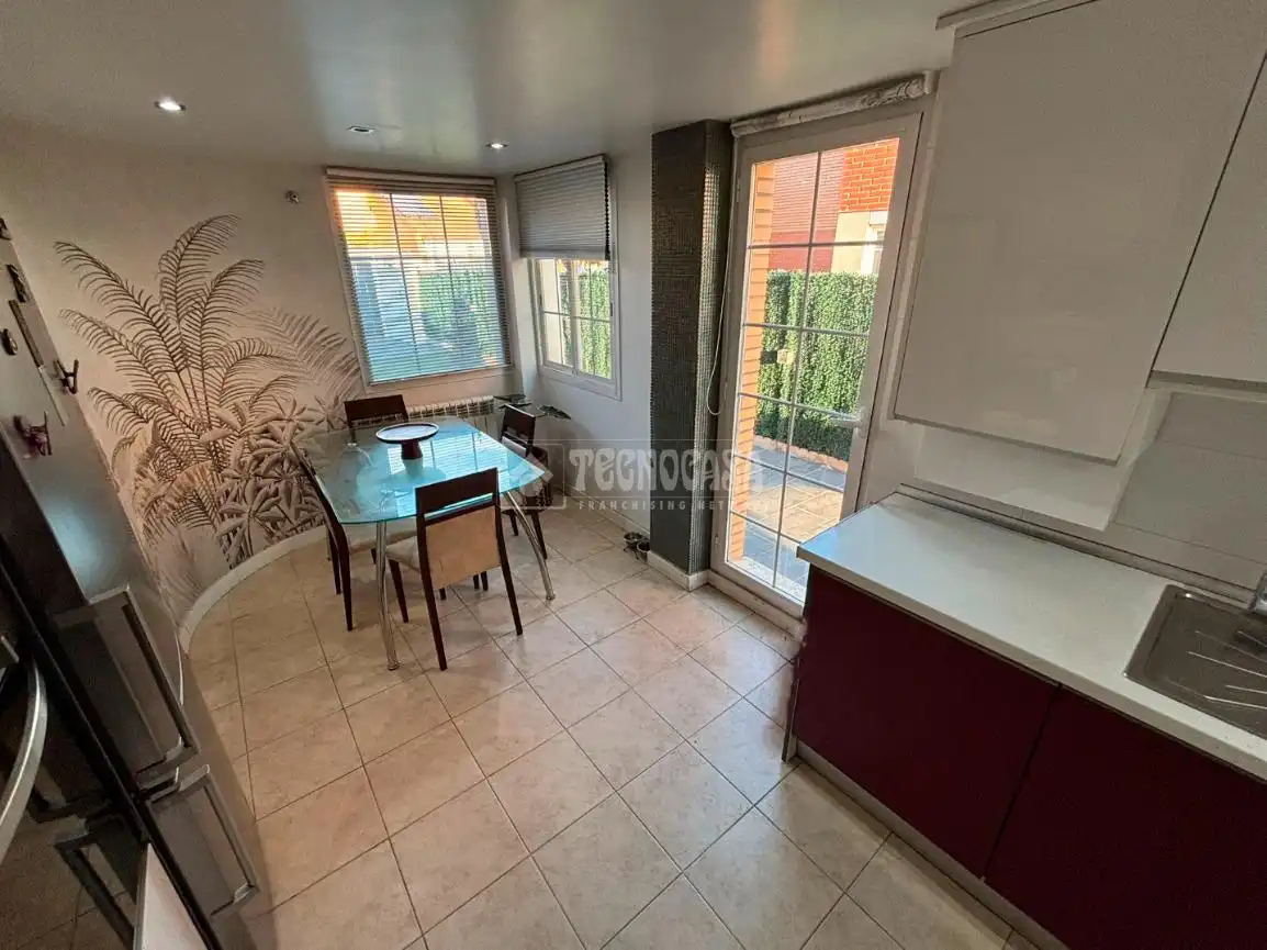 Comedor de Casa adosada en venta en Zaragoza con Aire acondicionado