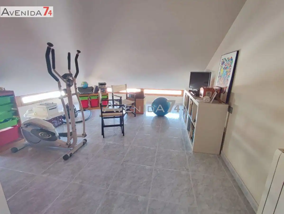 Houses for sale in Los Angeles - Apolonia