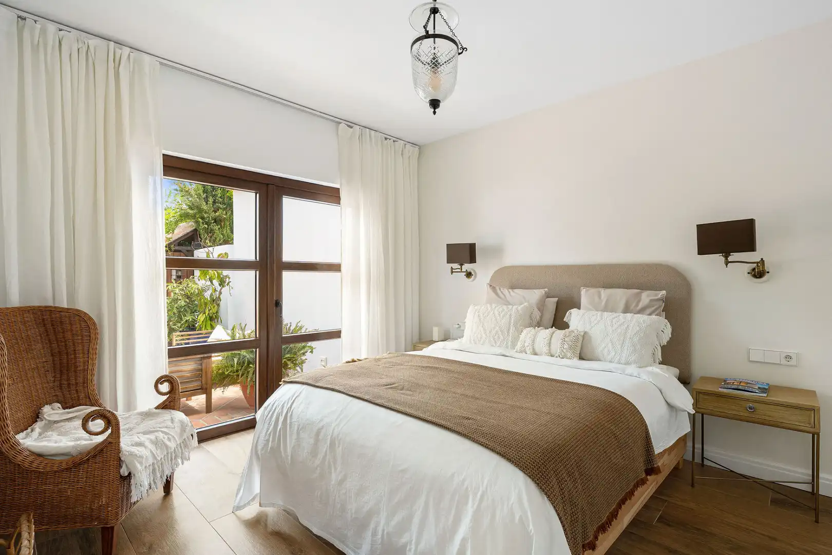 Habitación de Casa o chalet en venta en Estepona con Aire acondicionado, Jardín privado y Terraza